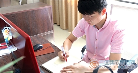 走進世紀豪門,向普通人致敬-再出發新聞-再出發-中國集成吊頂網-集成吊頂十大品牌|打造集成吊頂行業最好的門戶網站